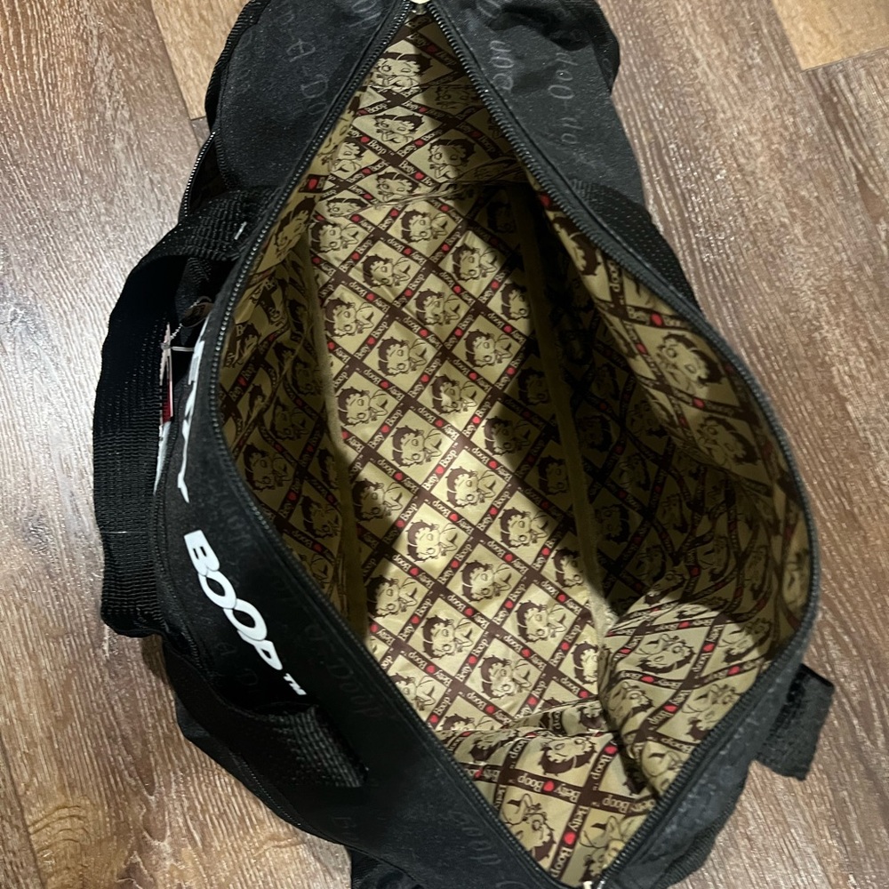 NWT Betty boop duffle bag / weekender travel bag black and white - Picture 12 of 14